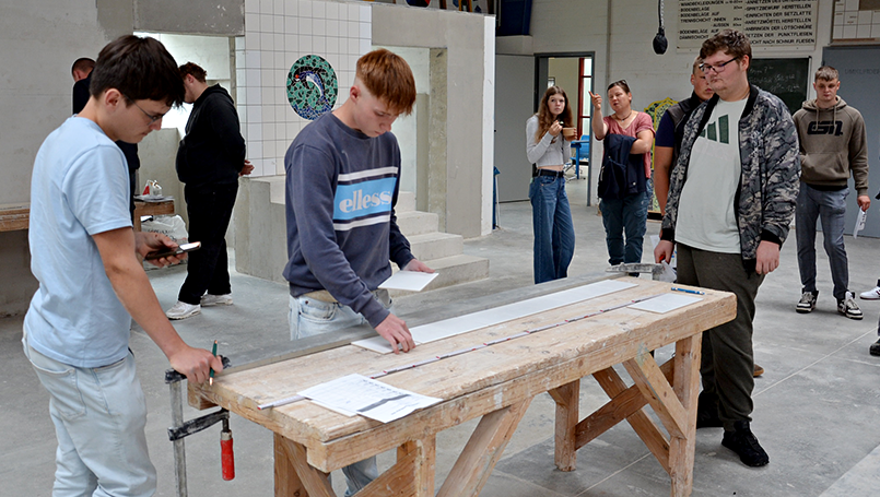 Werkstattrallye – Fliesen legen