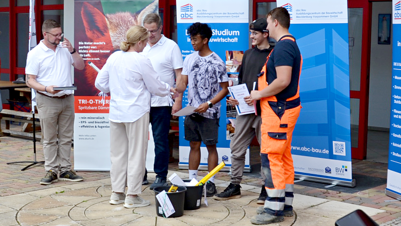 Bild 49 | Leistungswettbewerb-2025_Rohrleitungsbauer-02 abc Bau M-V GmbH Interner Leistungswettbewerb 2025 – Siegerehrung Rohrleitungsbauer