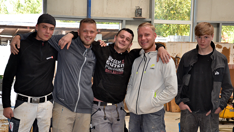 Auszubildende in der Maurerhalle