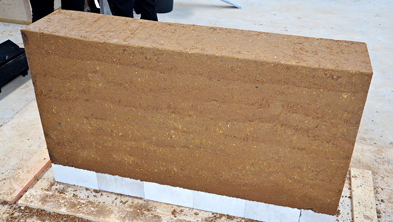 Fertiges Wandelement