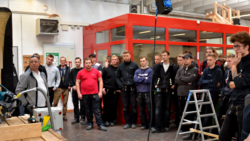 Superwood Fassadensysteme: Vorstellung nachhaltiger Holzfassaden in der Zimmerer-Ausbildung und direkter Austausch