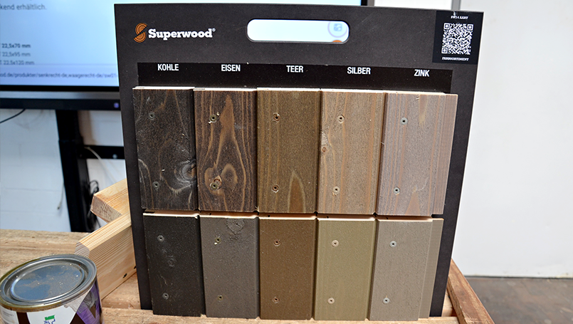 Superwood Naturfarbmuster – Lasuren (oben) und deckende Farben (unten)