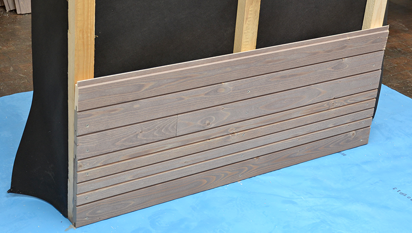 Superwood Fassadenbretter an der Übungskonstruktion